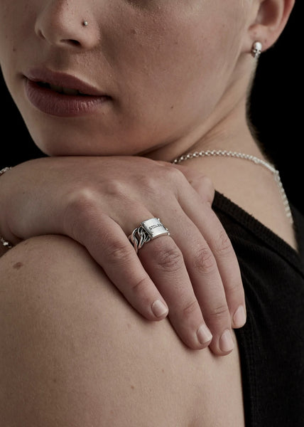 JWL19118 STOLEN GIRLFRIENDS CLUB CURB RING WIDE – Goldsack & Co