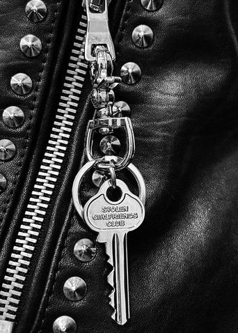 STOLEN GIRLFRIENDS CLUB THE KEY KEYRING A243